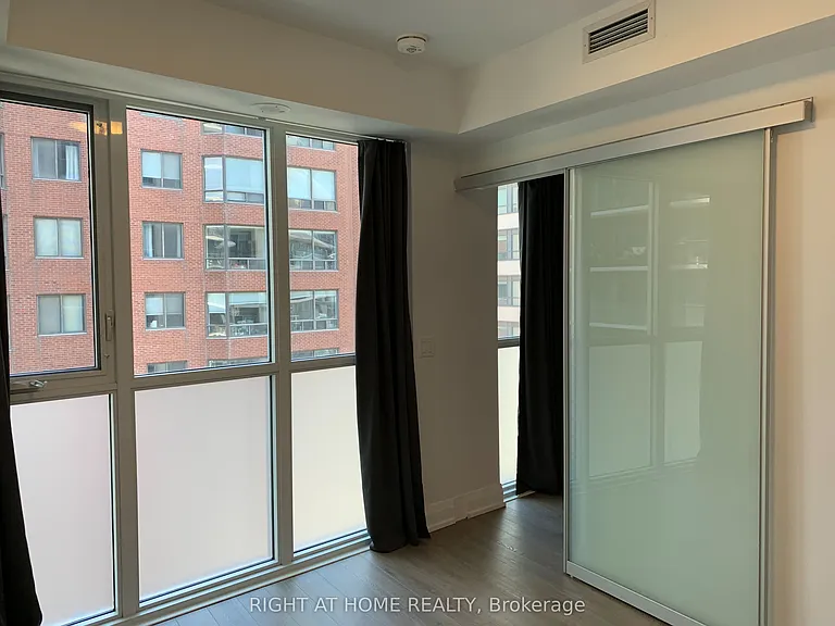 77 Mutual St #1010 — Photo 9