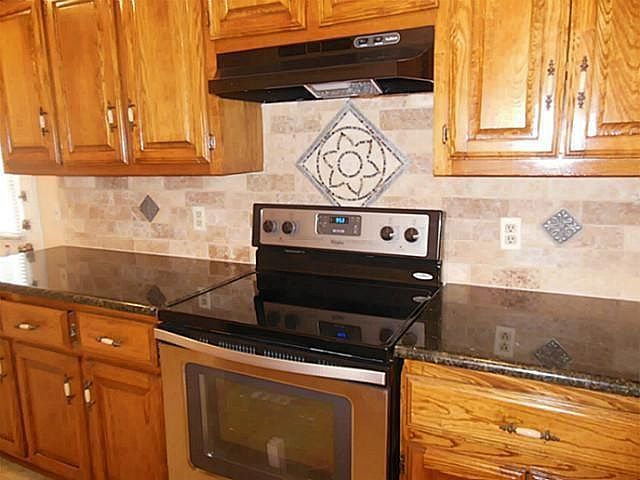 1st image of 626 Stoneybrook Dr