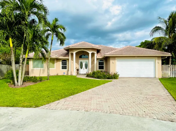 13620 Folkestone Ct W, Wellington, FL 33414