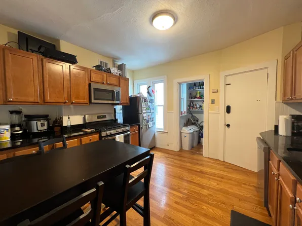 59 Cedar St #5, Somerville, MA 02143