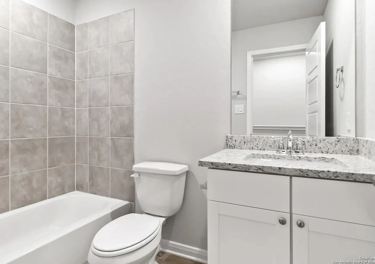 3 bed, 2.5 bath, 1313 sqft, $1,800 — Photo 1