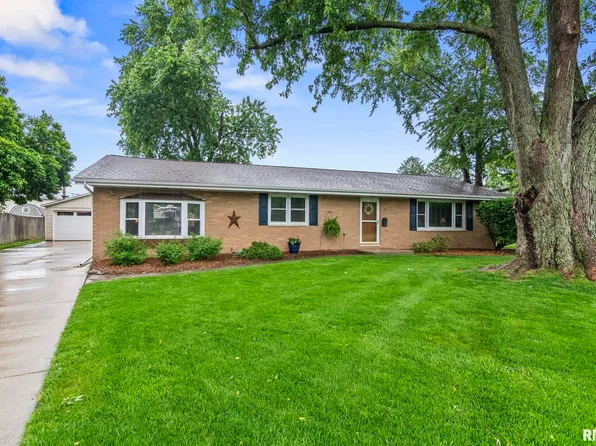 56 Bonniebrook Rd, Chatham, IL 62629