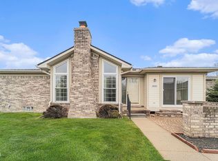 50303 Paradise Ct, Macomb, MI 48044