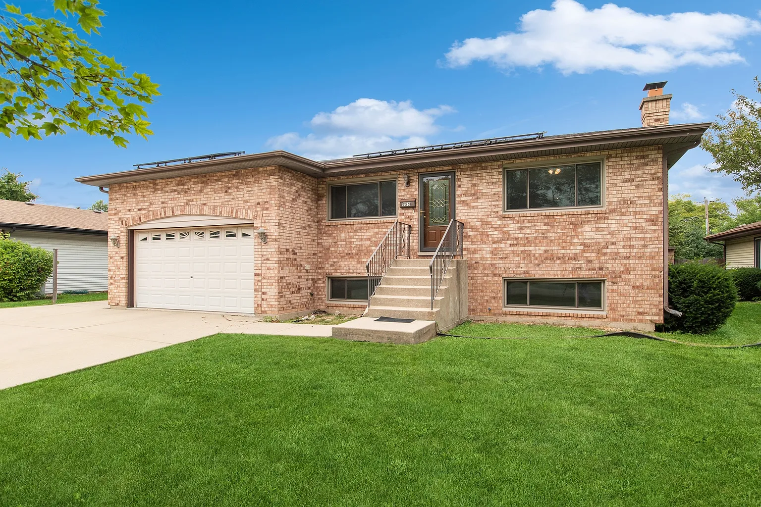 656 W Eggerding Dr photo 1