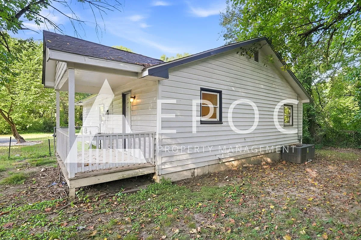 511 Liberia St — Photo 2