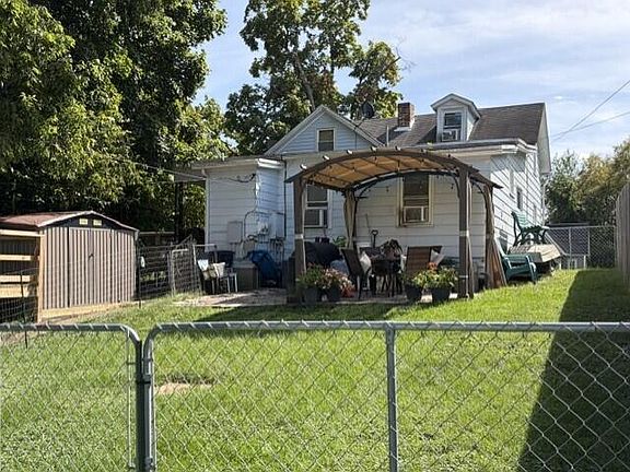 5th image of 153 Lake St