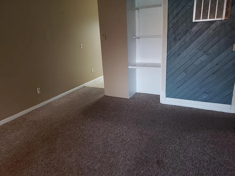 1752 S 440 W — Photo 7