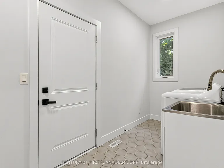 775 Verulam St — Photo 17