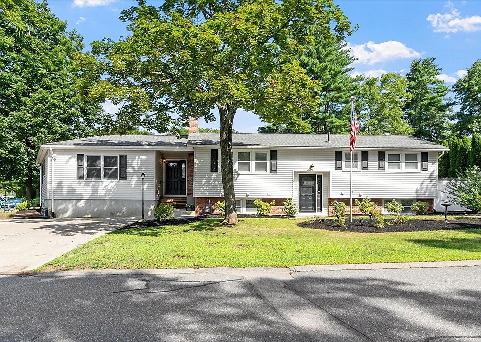 1st image of 2 Stratton Dr