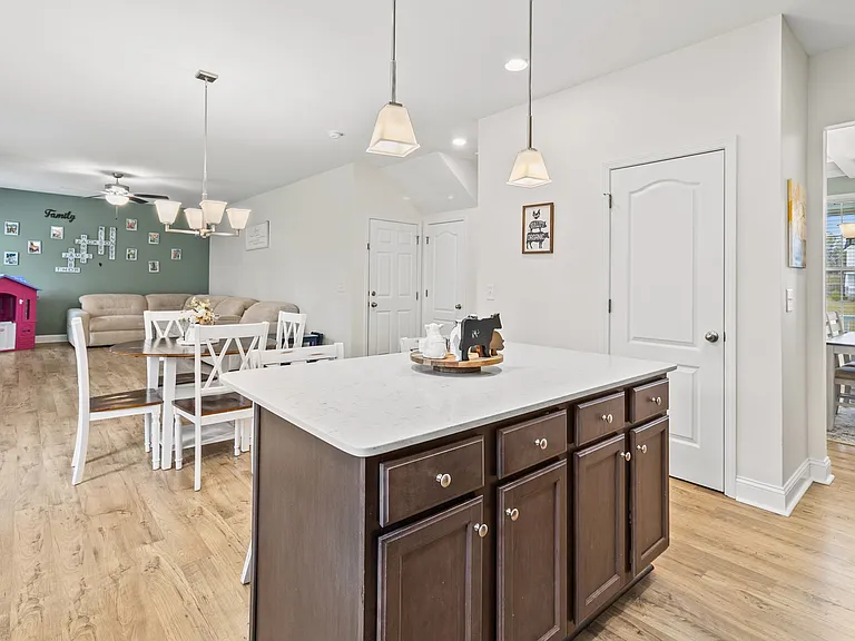 216 Bunting Dr — Photo 11