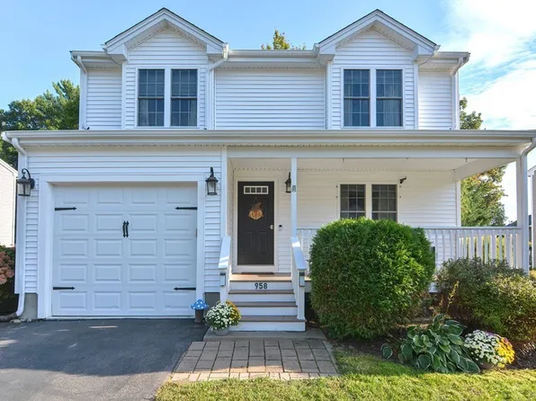 958 Dighton Woods Cir, Dighton, MA 02715
