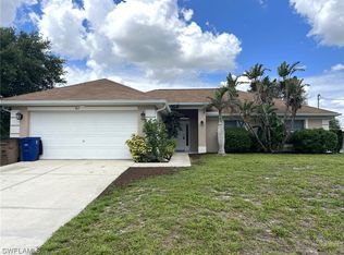817 Hibiscus Ave, Lehigh Acres, FL 33936