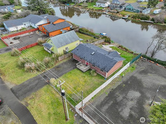 4th image of 306 Point Brown Avenue NE
