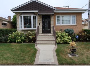 6338 W Hermione St, Chicago, IL 60646