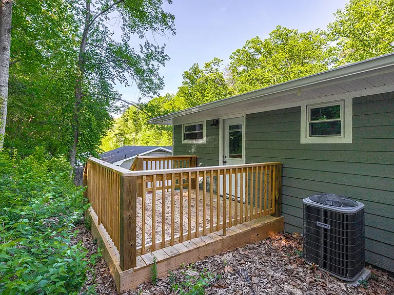Back Deck/ brand new A/C Unit