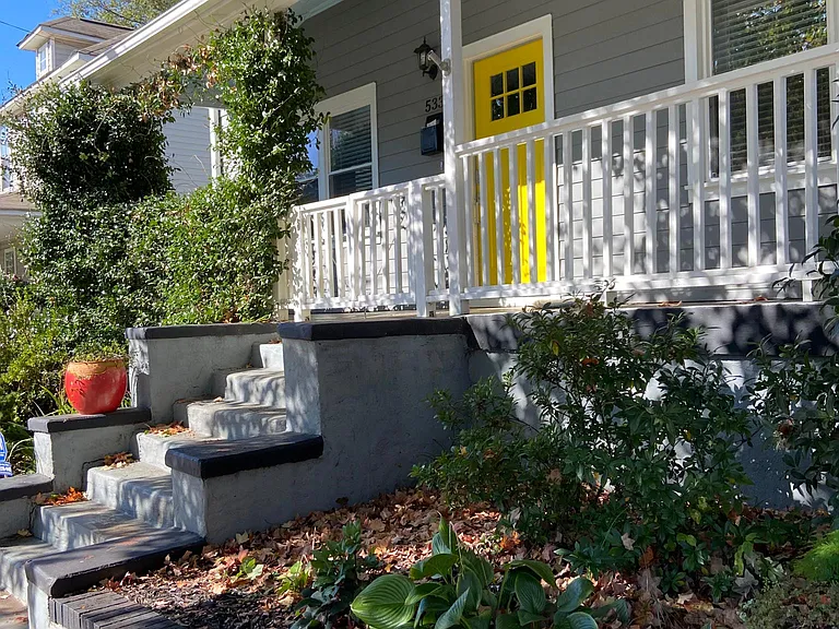 533 E Martin St — Photo 3
