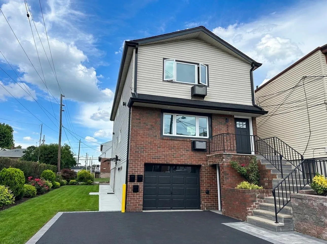 2 bed, 1.0 bath, $2,500 — Photo 1