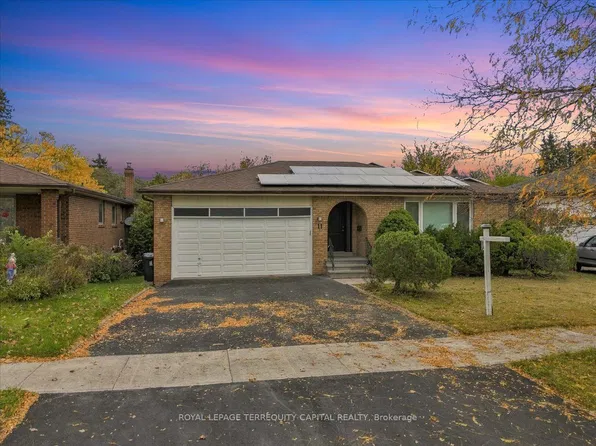 11 Parravano Ct, Toronto, ON M2R 3S8