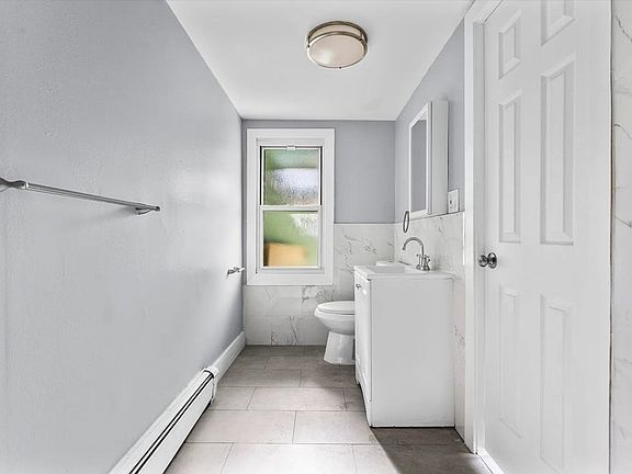 5th image of 746-748 Maple St #3