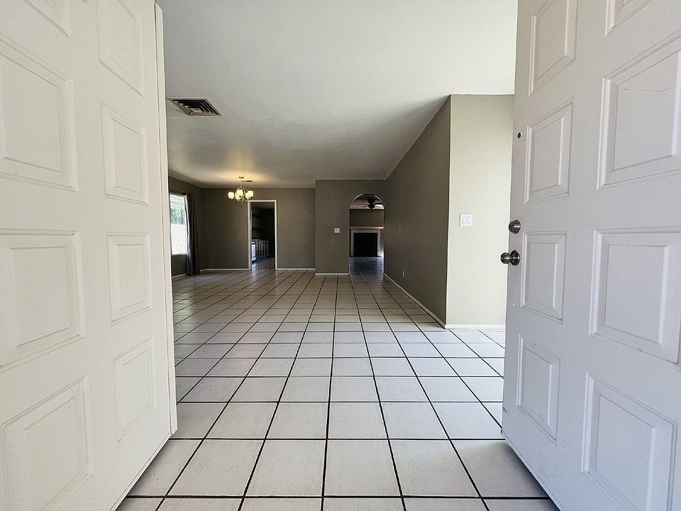 1st image of 4335 W Julie Dr
