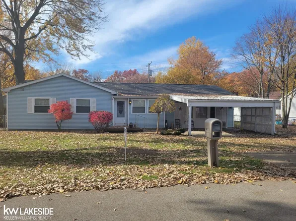 9326 Maple Rd, Algonac, MI 48001