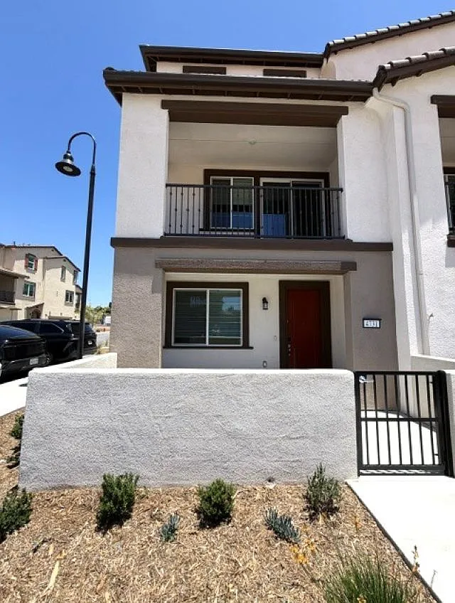 4 bed, 1765 sqft, $4,000 — Photo 4