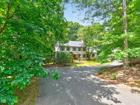 2130 Whippoorwill Rd, Charlottesville, VA 22901