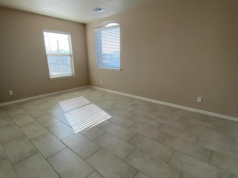 245 Malta St — Photo 32