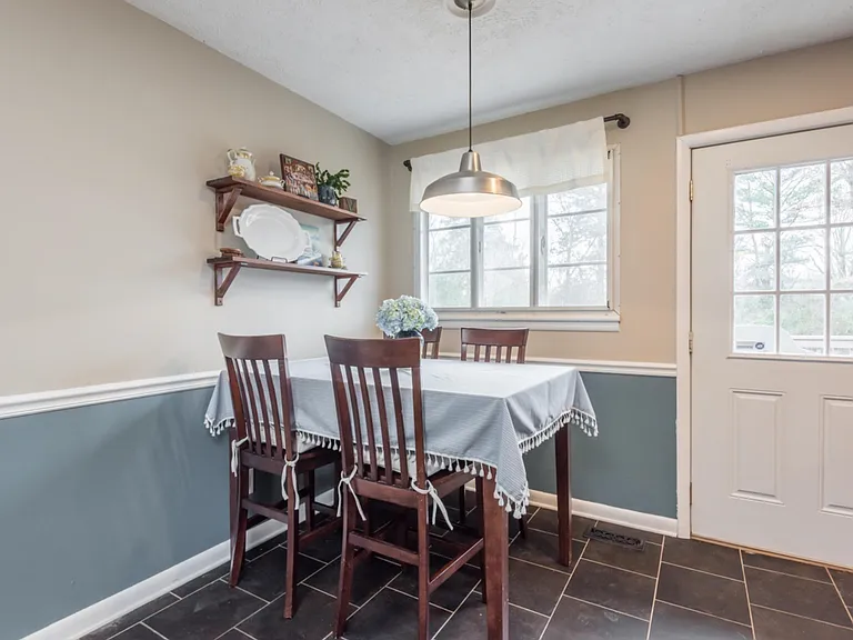 1223 Rocky Hill Rd — Photo 8