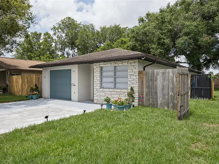 536 Hibiscus Way #7-B — Photo 30