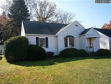 24127 Hedgewood Ave photo 1