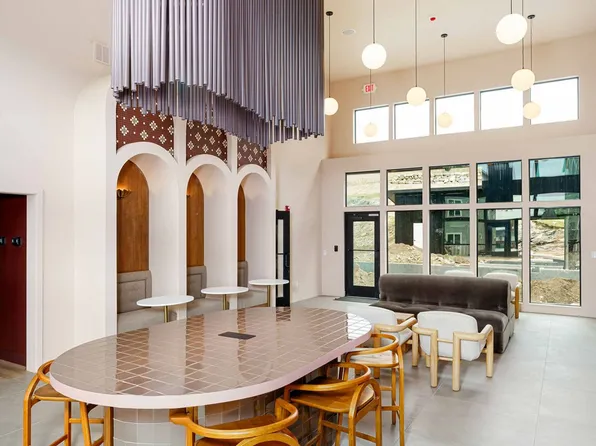 The Vistas Apartments at Beacon Hill