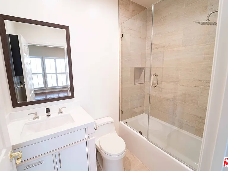 12011 Goshen Ave #202 — Photo 20
