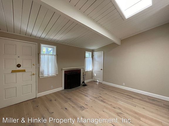 5th image of 2335 Walnut Grove Ave