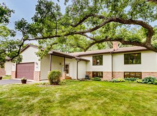 8267 Greenwood Dr, Mounds View, MN 55112