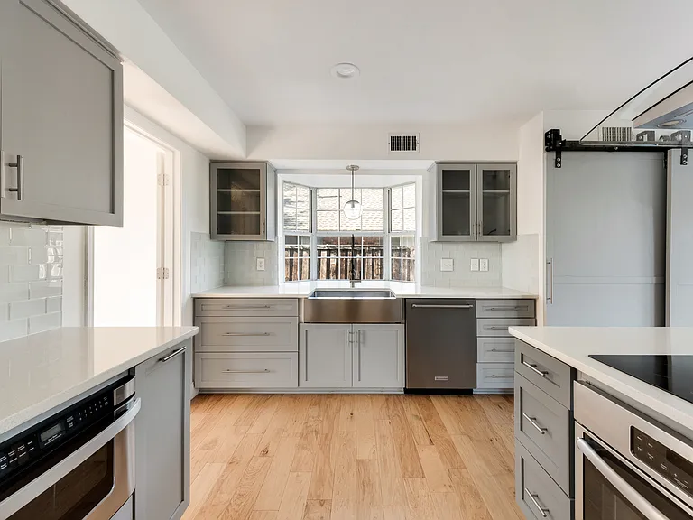 2049 Cannes Dr — Photo 11