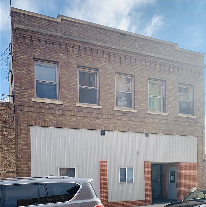 2nd image of 13 1st St SE APT 1