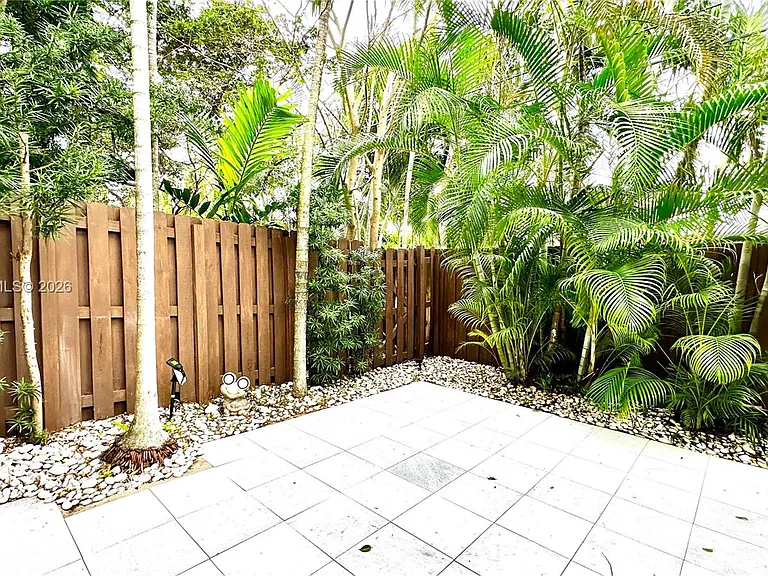 814 NE 19th Ave — Photo 54