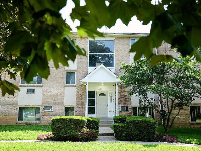 Summit Gardens — Photo 19