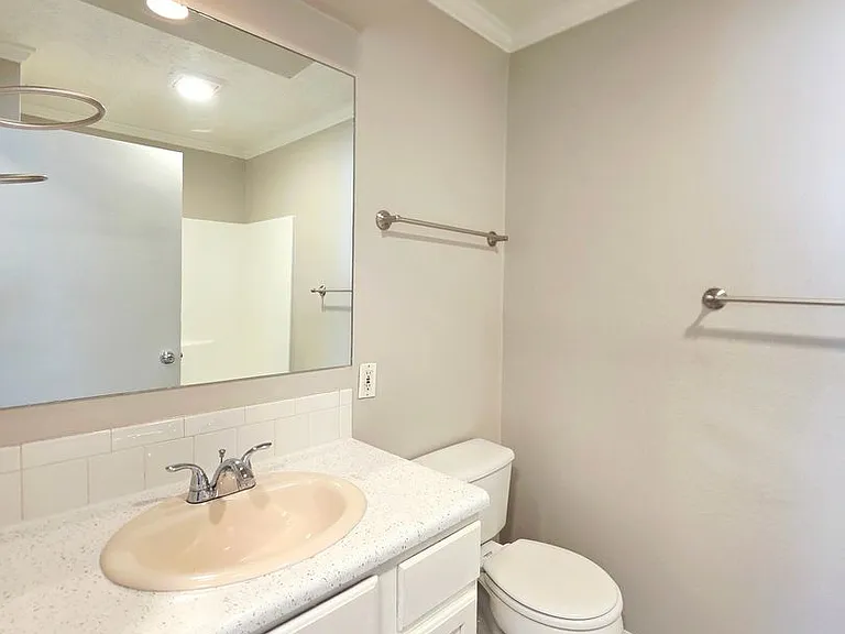 1104 - 1116 Mazatlan Cir. — Photo 17