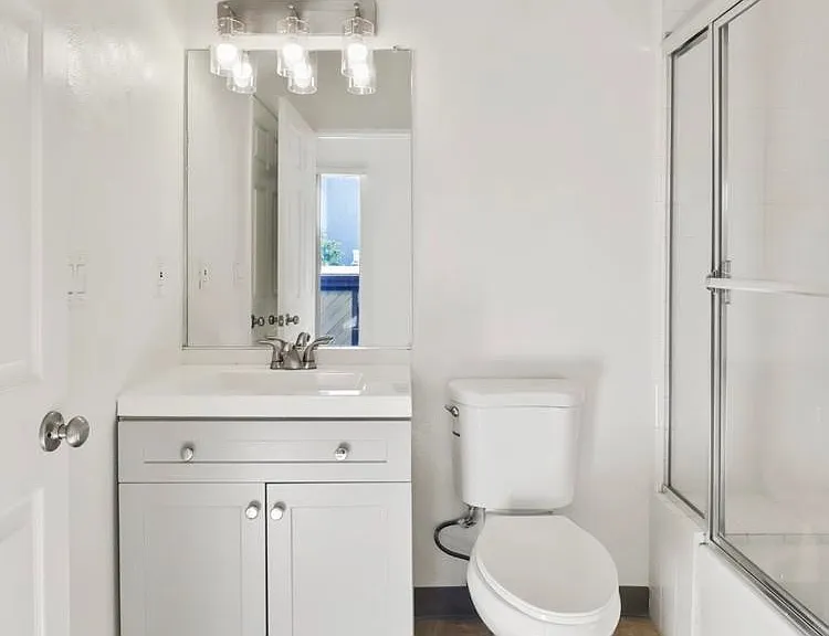 1828 Purdue Ave #201 — Photo 9