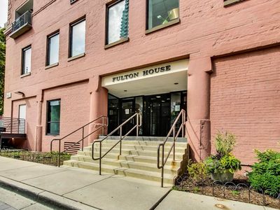 345 N Canal St APT 1301, Chicago, IL, 60606