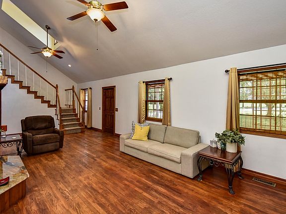 21624 Lawrence 1076-11