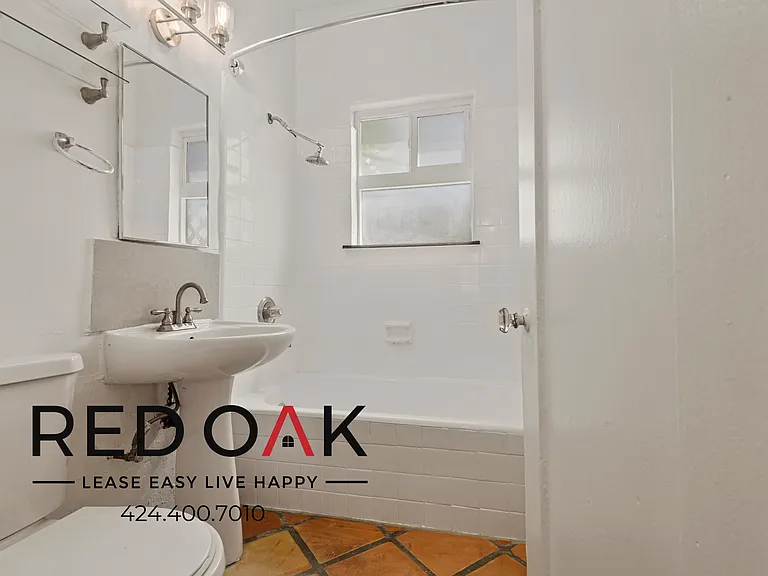 660 S Cochran Ave #107 — Photo 13