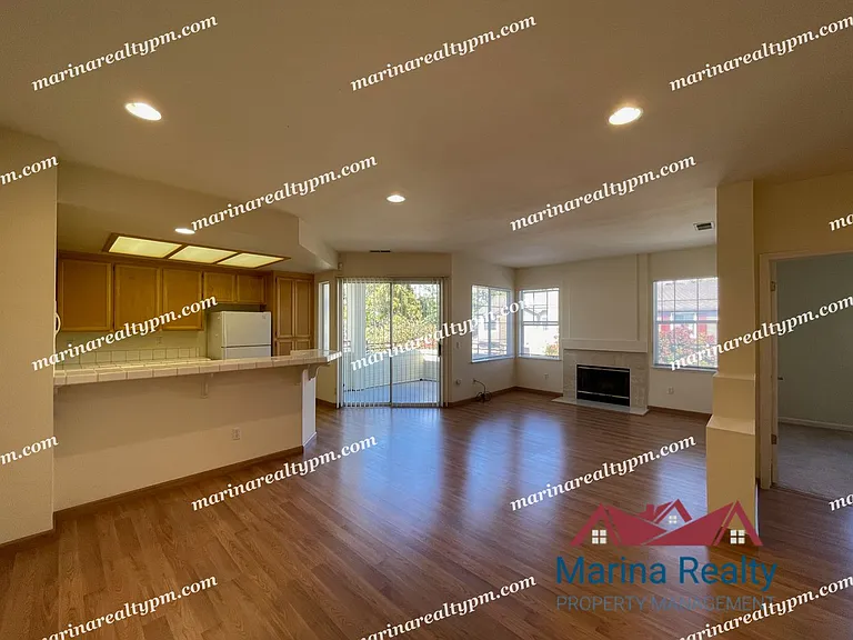2611 Bayfront Ct — Photo 5