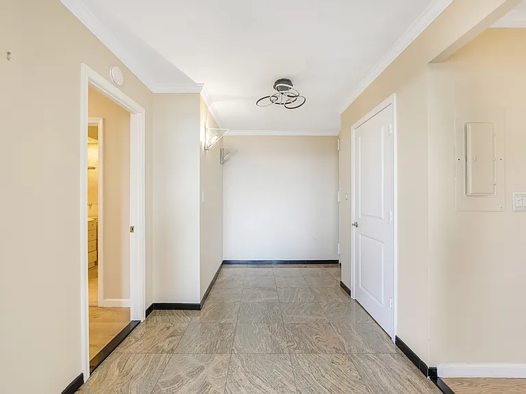 200 Winston Dr #2019 — Photo 13