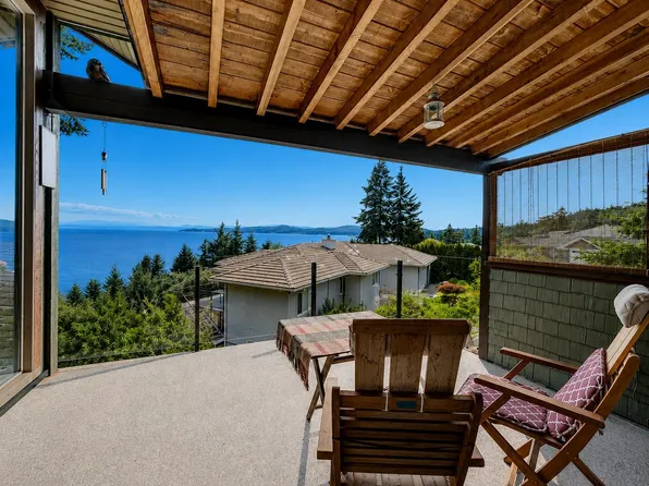 5475 Hydaway Pl, Sunshine Coast, BC V7Z 1B4