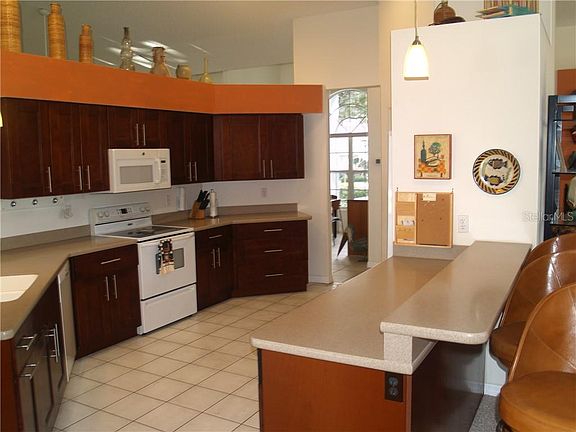 2nd image of 4301 Longchamp Dr