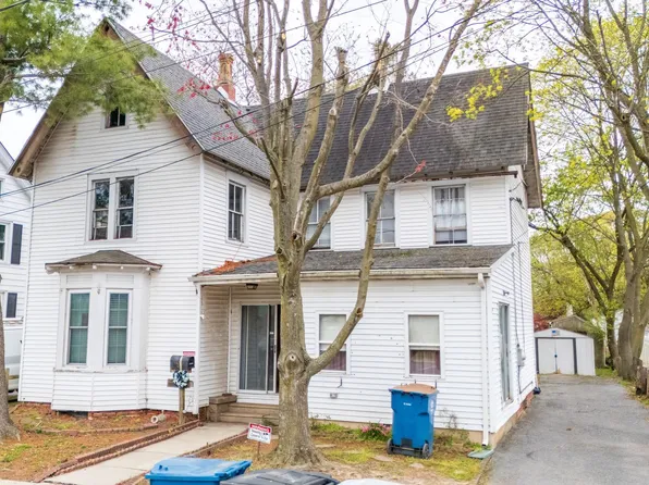 9 N Railroad Ave, Wyoming, DE 19934