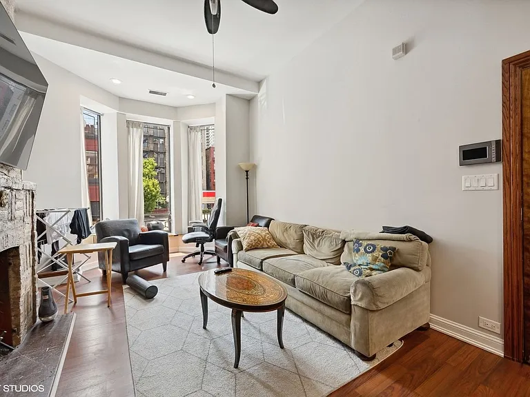 116 W Grand Ave #2 — Photo 7
